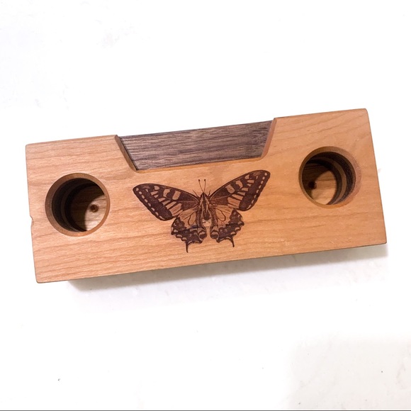 The Spotted Lantern Fly Other - Wooden Passive Speaker Amplifier for Cell Phones with Engraved Butterfly